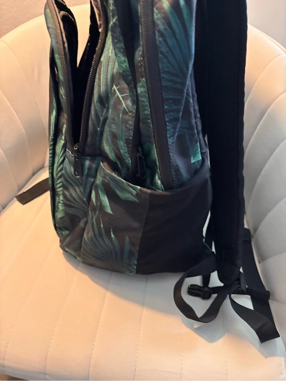 Dakine Dark Green Tropical Leaf Backpack